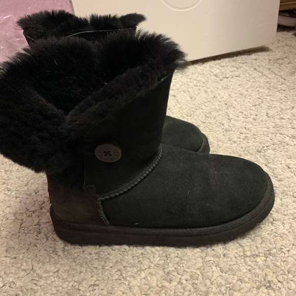 UGG Shoes - Big kids size 3 Ugg’s